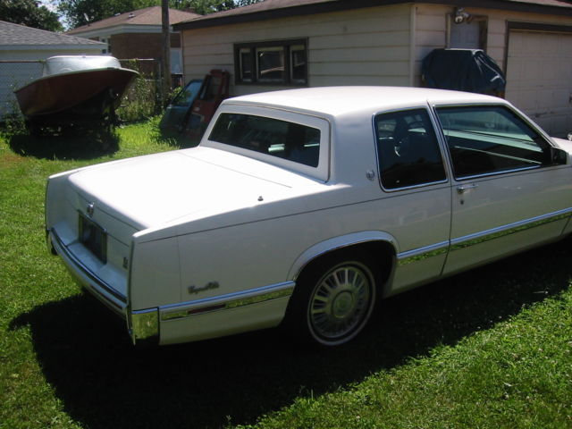1991 White Cadillac DeVille Coupe