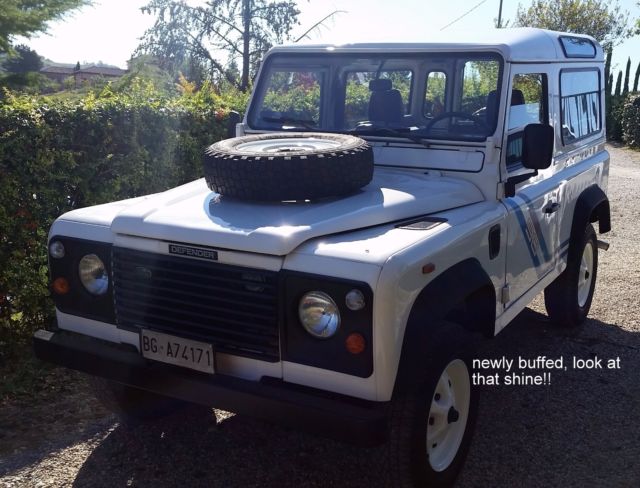 1991 White Land Rover Defender SUV