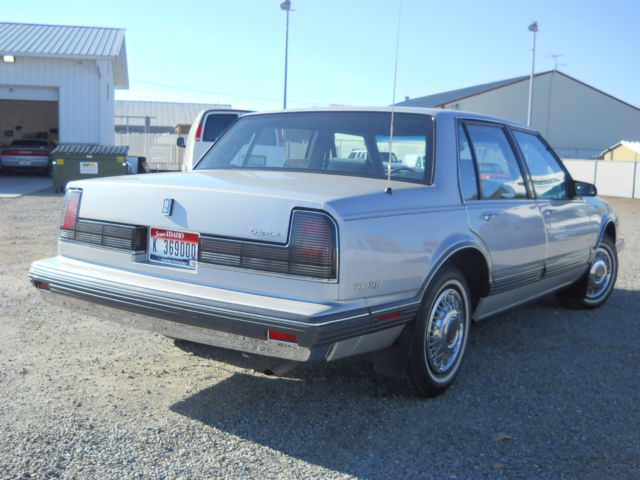 1991 Silver Oldsmobile Eighty-Eight Sedan