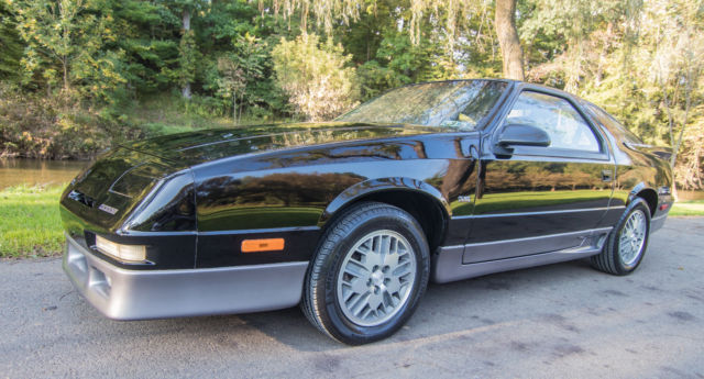 1991 Black Dodge Daytona Hatchback