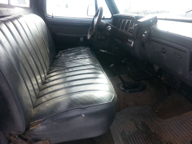 1991 Silver Dodge Ram 2500 Standard Cab Pickup