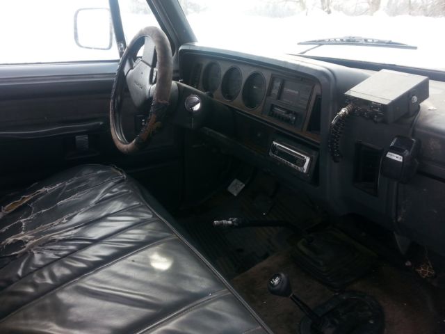 1991 Silver Dodge Ram 2500 Standard Cab Pickup