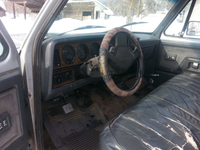 1991 Silver Dodge Ram 2500 Standard Cab Pickup