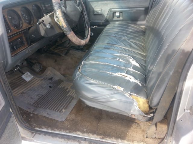 1991 Silver Dodge Ram 2500 Standard Cab Pickup