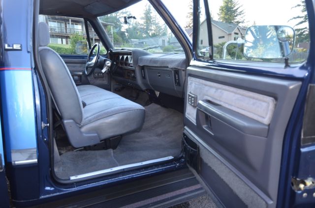 1991 Blue Dodge Ram 2500 Cab & Chassis