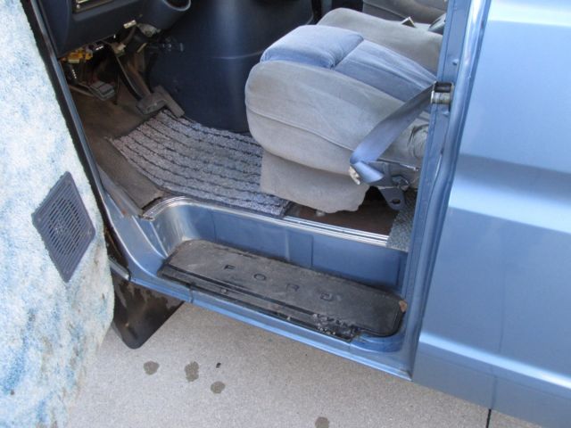 1991 Blue Ford E-Series Van Standard Passenger Van