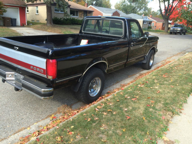 1991 Black Ford F-250 Standard Cab Pickup