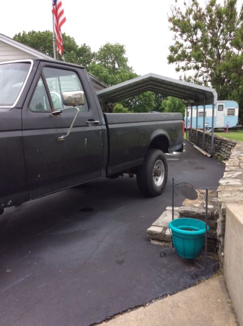 1991 Black Ford F-250 Long bed