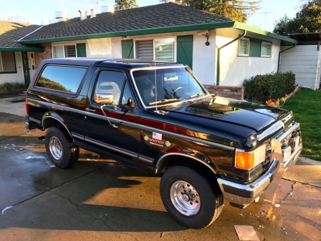 1991 Black Ford Bronco