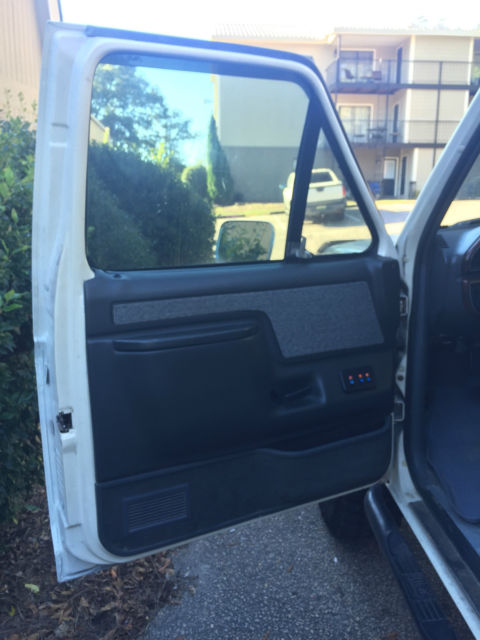 1991 White Ford Bronco Convertible