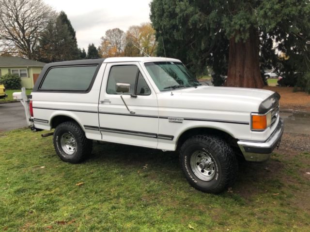 1991 White Ford Bronco SUV