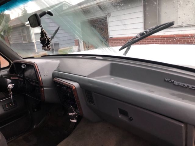 1991 White Ford Bronco SUV