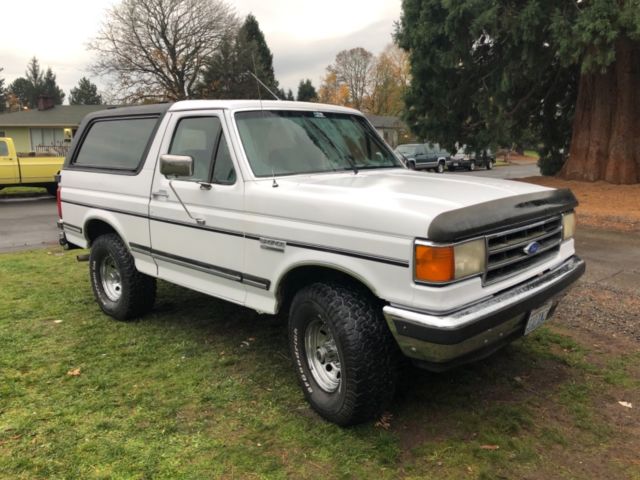 1991 White Ford Bronco SUV