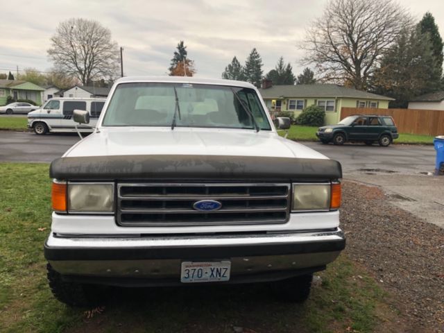 1991 White Ford Bronco SUV