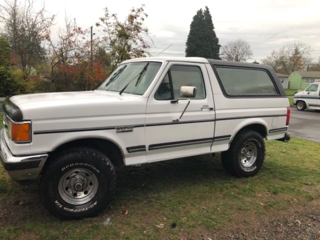 1991 White Ford Bronco SUV
