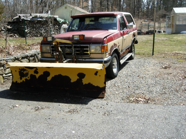 1991 Red/Biege Ford Bronco