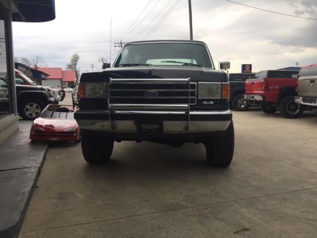 1991 Black Ford Bronco