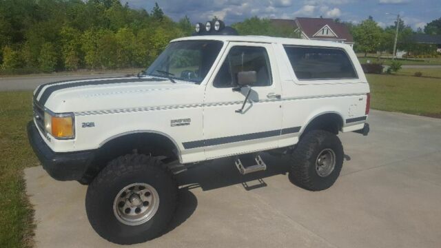1991 White Ford Bronco SUV