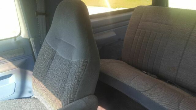 1991 White Ford Bronco SUV