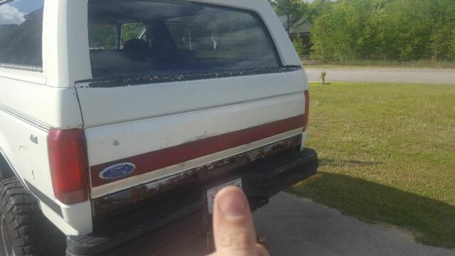 1991 White Ford Bronco SUV
