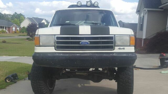 1991 White Ford Bronco SUV