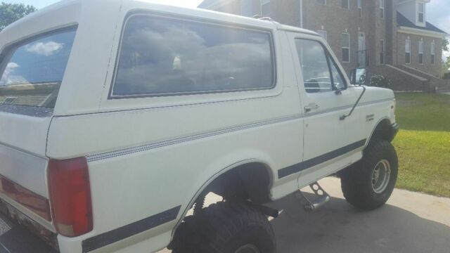 1991 White Ford Bronco SUV
