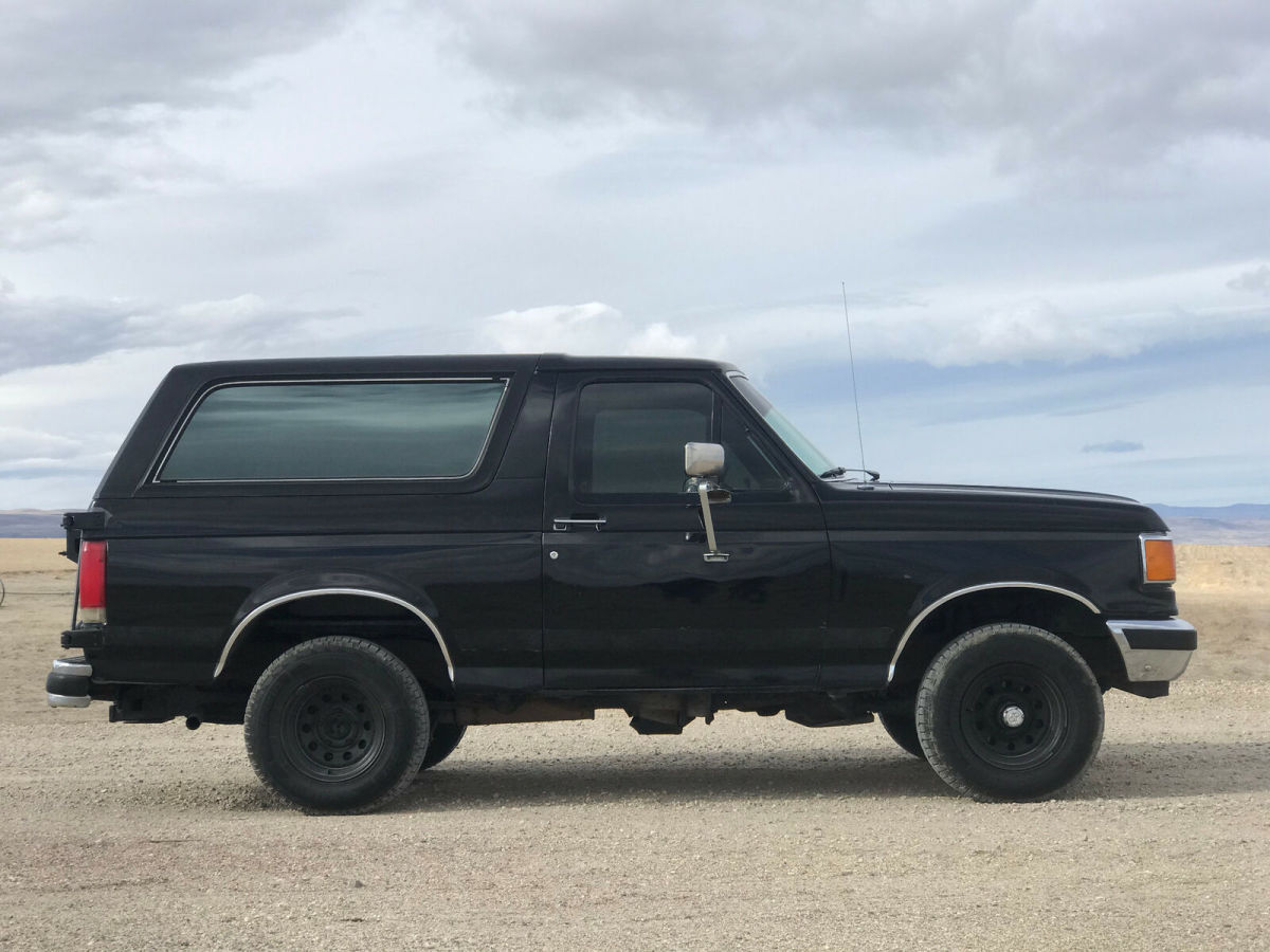 1991 Black Ford Bronco SUV