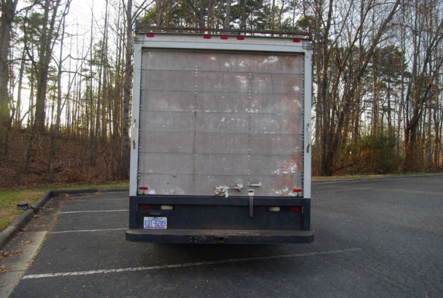 1991 White Ford E-Series Van box van