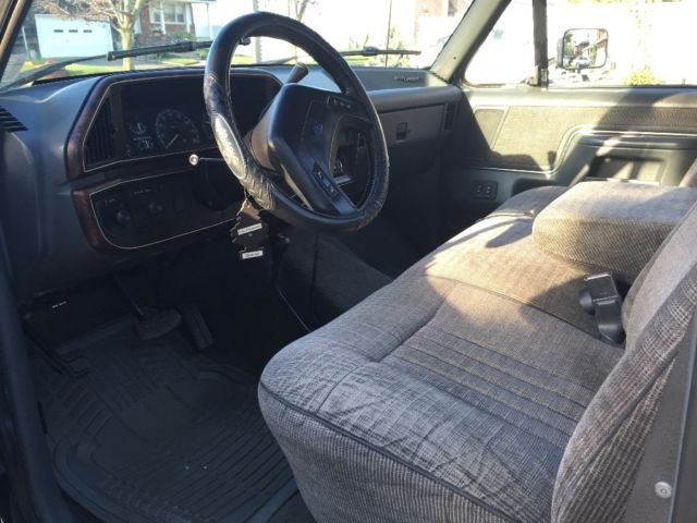 1991 Black Ford F-150 Standard Cab Pickup