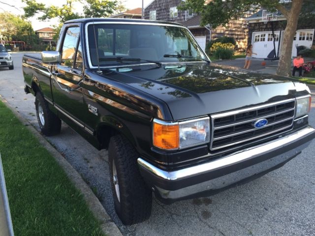 1991 Black Ford F-150 Standard Cab Pickup