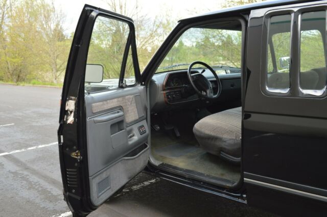 1991 Black Ford F-150 Extended Cab Pickup