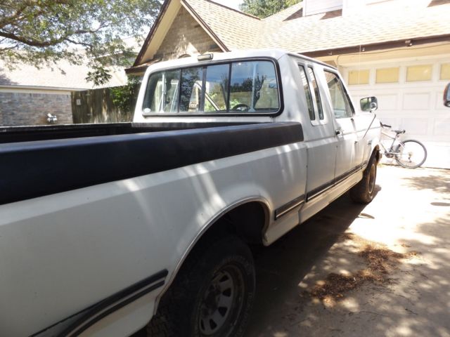 1991 White Ford F-150 Extended Cab Pickup