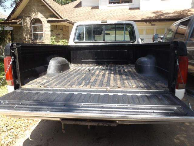 1991 White Ford F-150 Extended Cab Pickup