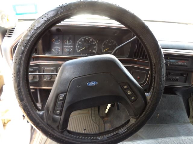 1991 White Ford F-150 Extended Cab Pickup