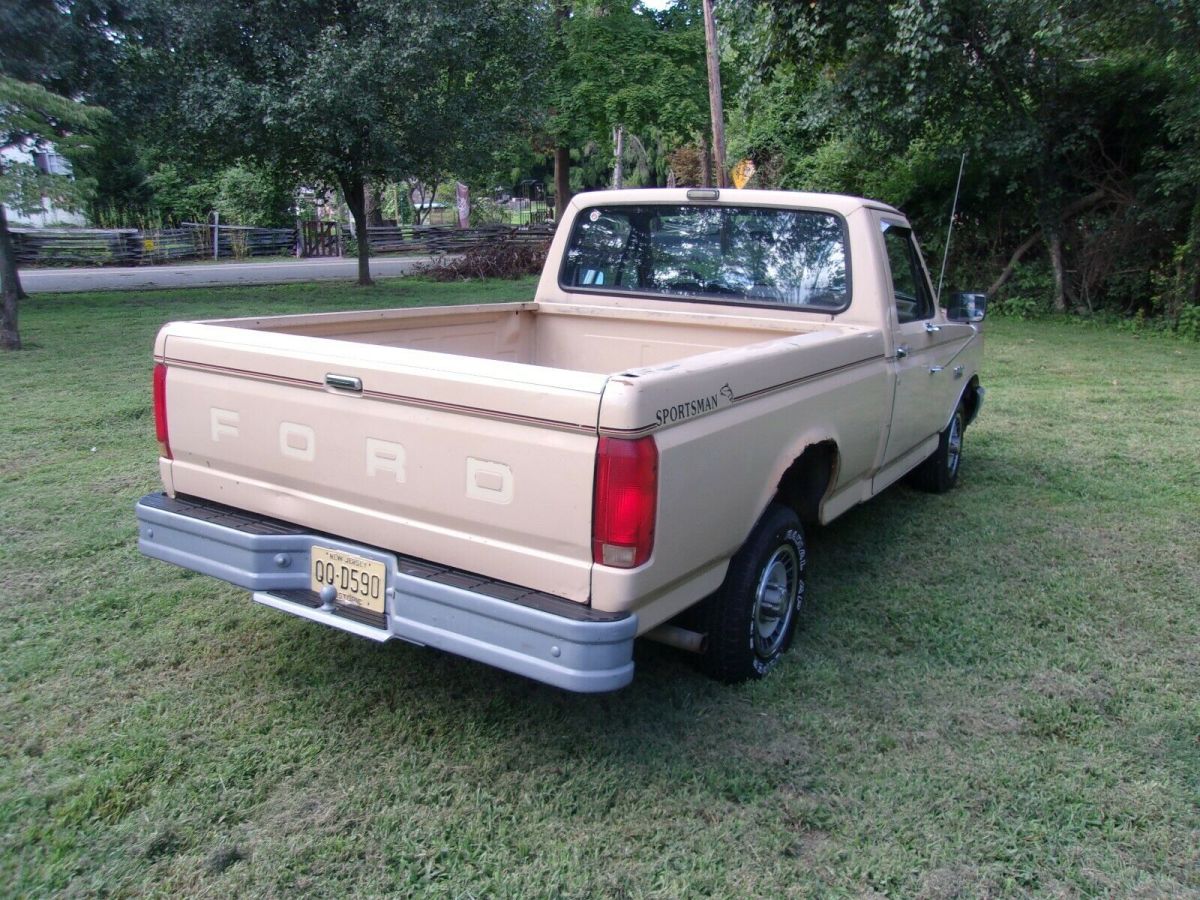 1991 Tan Ford F-150 Standard Cab Pickup