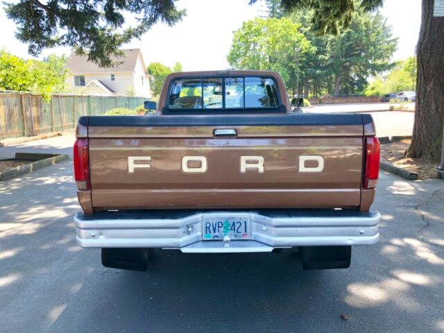 1991 Brown Ford F-250 Extended Cab Pickup