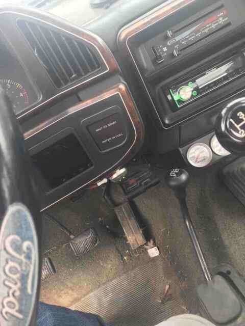 1991 White Ford F-250 Pickup