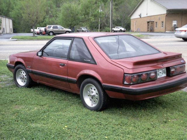 1991 MAROON Ford Mustang Hatchback