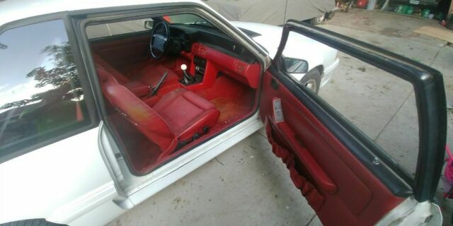 1991 White Ford Mustang Hatchback