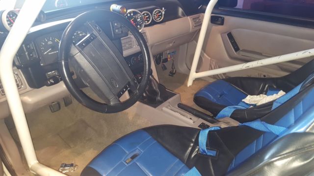 1991 White oxford Ford Mustang