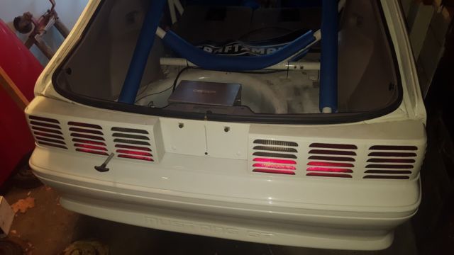 1991 White oxford Ford Mustang