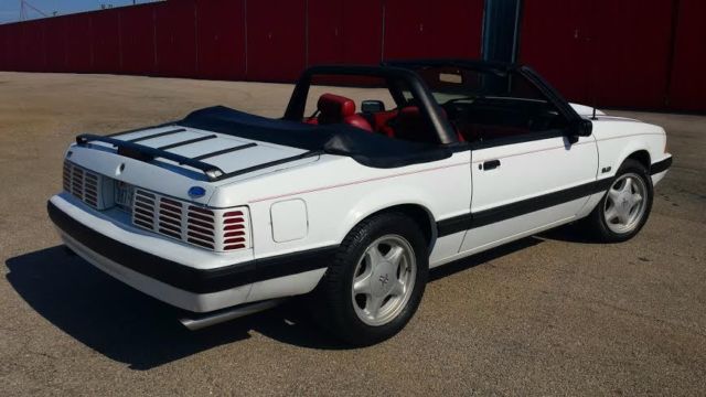 1991 Ford Mustang Convertible