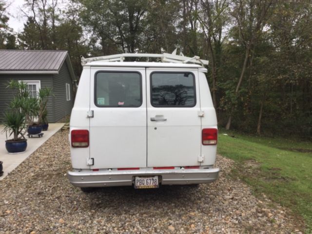 1991 White Chevrolet G30 Van Cargo van