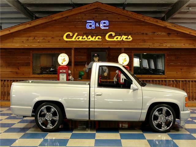 1991 Silver GMC Sierra Pickup --