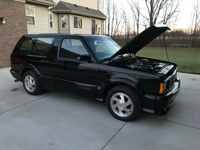 1991 Black GMC Typhoon SUV