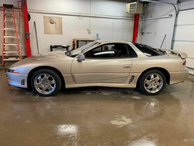 1991 Gold Mitsubishi 3000GT Coupe