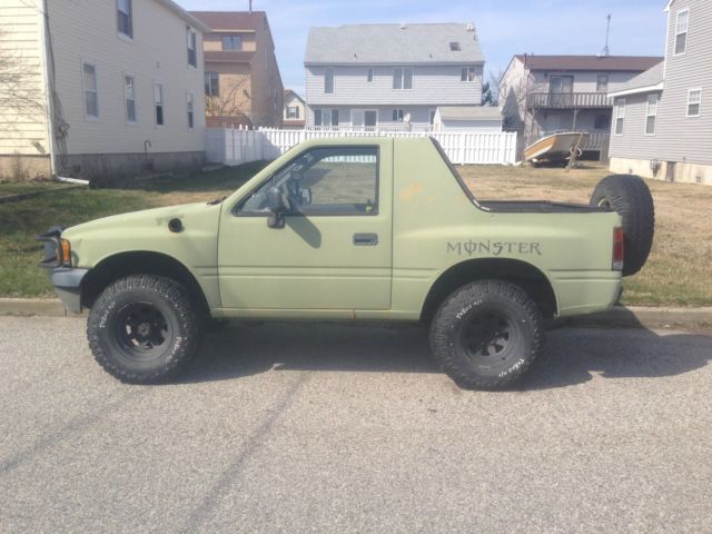 1991 Green Isuzu Amigo SUV
