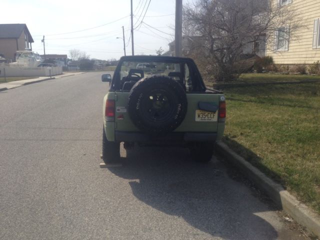 1991 Green Isuzu Amigo SUV