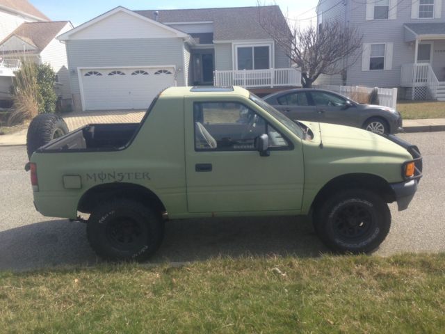 1991 Green Isuzu Amigo SUV