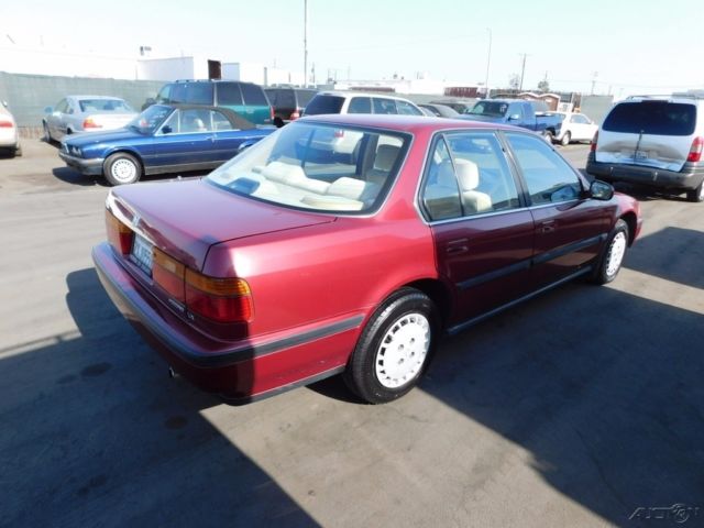 1991 White Honda Accord Sedan